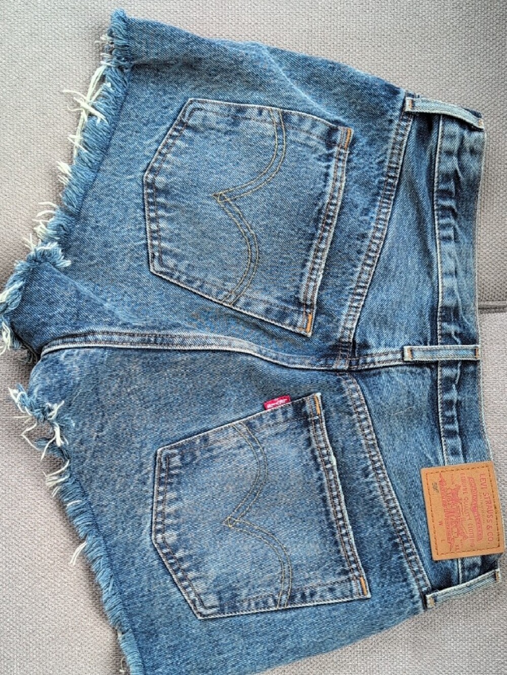 Levi's 501 Classic Denim Shorts - 27 waist - Picture 2 of 3